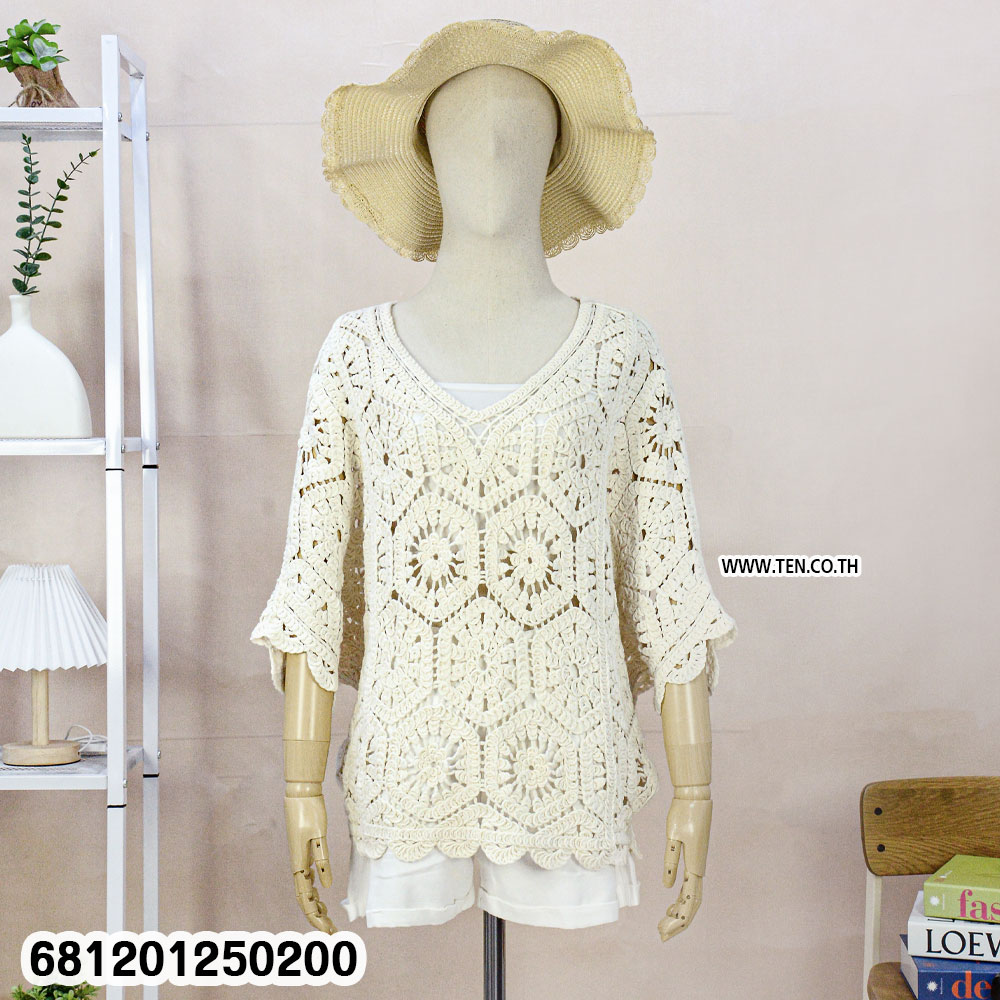 Loose Fit Crochet V-Neck Blouse เสื้อโครเชต์คอวี ทรงใส่สบาย-681201250200 - Image 4