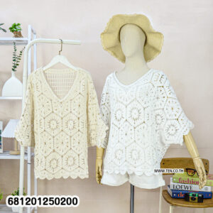Loose Fit Crochet V-Neck Blouse เสื้อโครเชต์คอวี ทรงใส่สบาย-681201250200