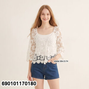 Alternative view of Floral Crochet Lace-Up Blouse เสื้อโครเชต์ลายดอกผูกเชือกหน้า-690101170180