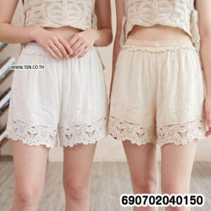 Floral Embroidered Lace Trim Shorts กางเกงขาสั้นปักลายดอก แต่งชายลูกไม้ - 690702040150