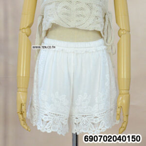 Women summer shorts with lace edge and flower detail