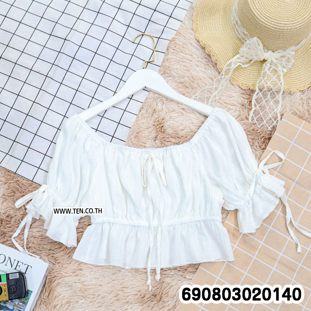 Off-Shoulder Ruffle Trim Beach Crop Top เสื้อปาดไหล่เอวลอย แขนระบายแต่งผูกเชือก - 690803020140 - Image 3
